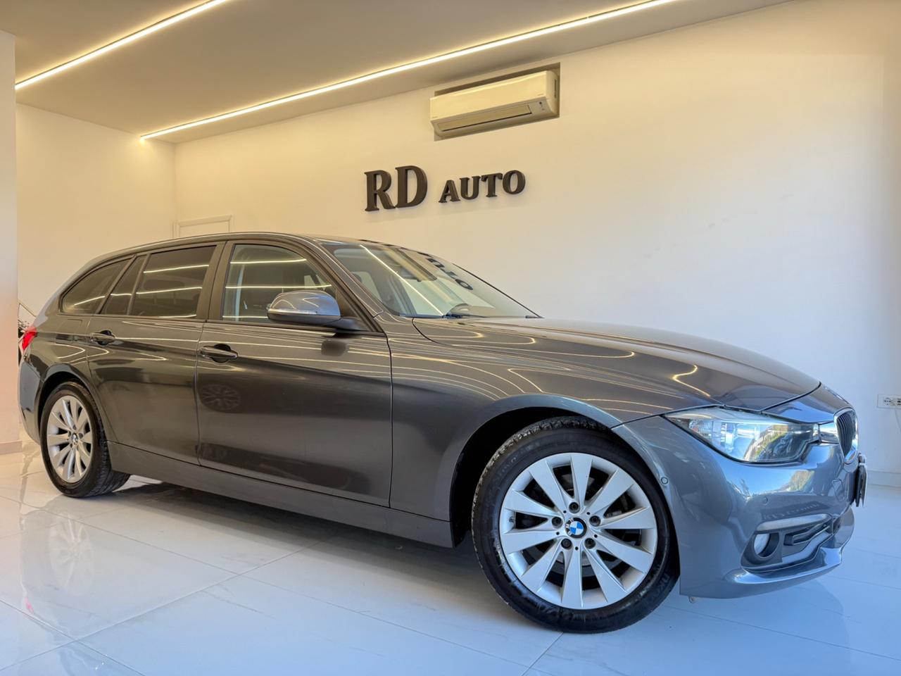 BMW 316d Touring Sport automatica okneopatentati