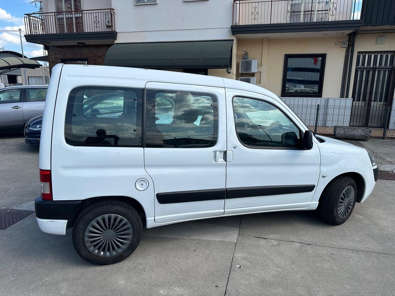 Peugeot Ranch 1.6 HDi 5p. Totem