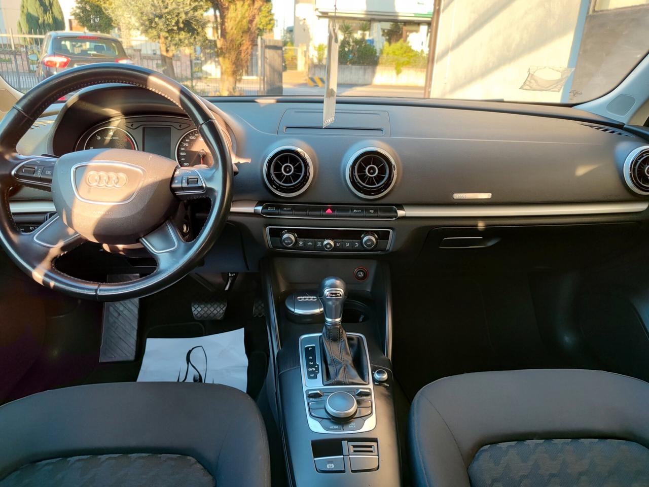 Audi A3 1.6 TDI S tronic Business