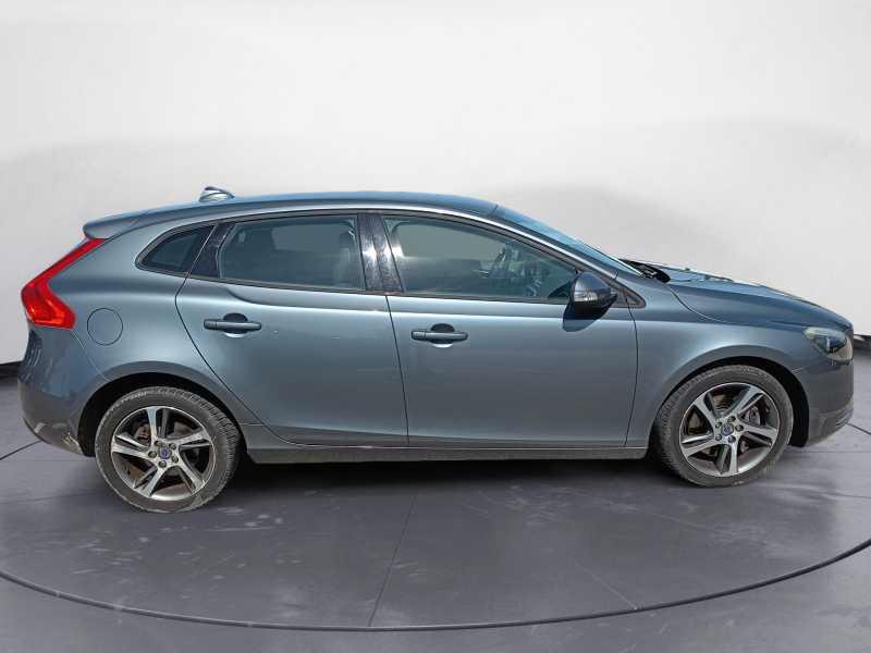 VOLVO V40 2.0 d2 Momentum geartronic my17