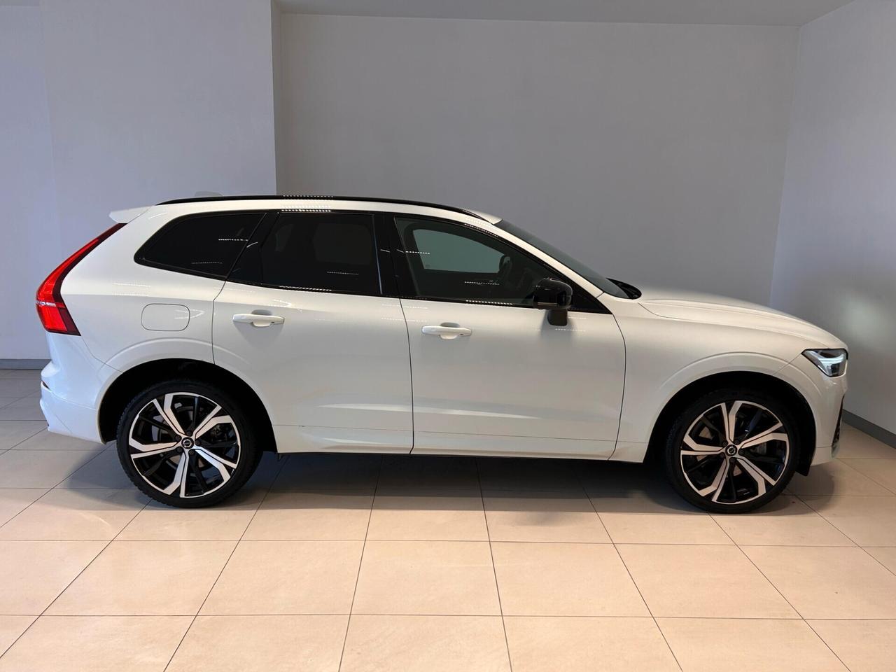 Volvo XC 60 B4 (d) AWD Geartronic R-design Cambio Automatico AUTOCARRO