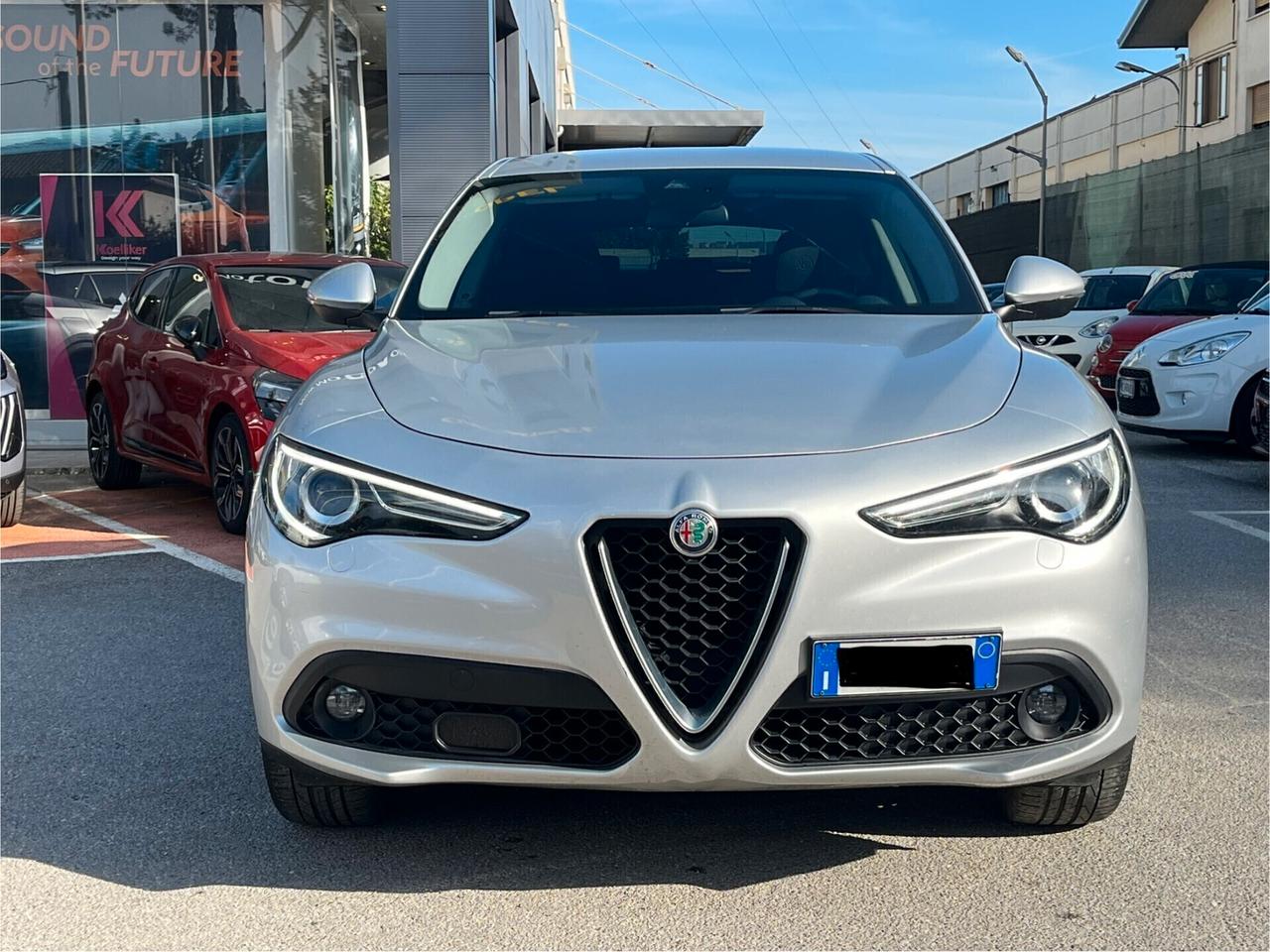 Alfa Romeo Stelvio 2.2 Turbodiesel 180 CV AT8 Q4 Business