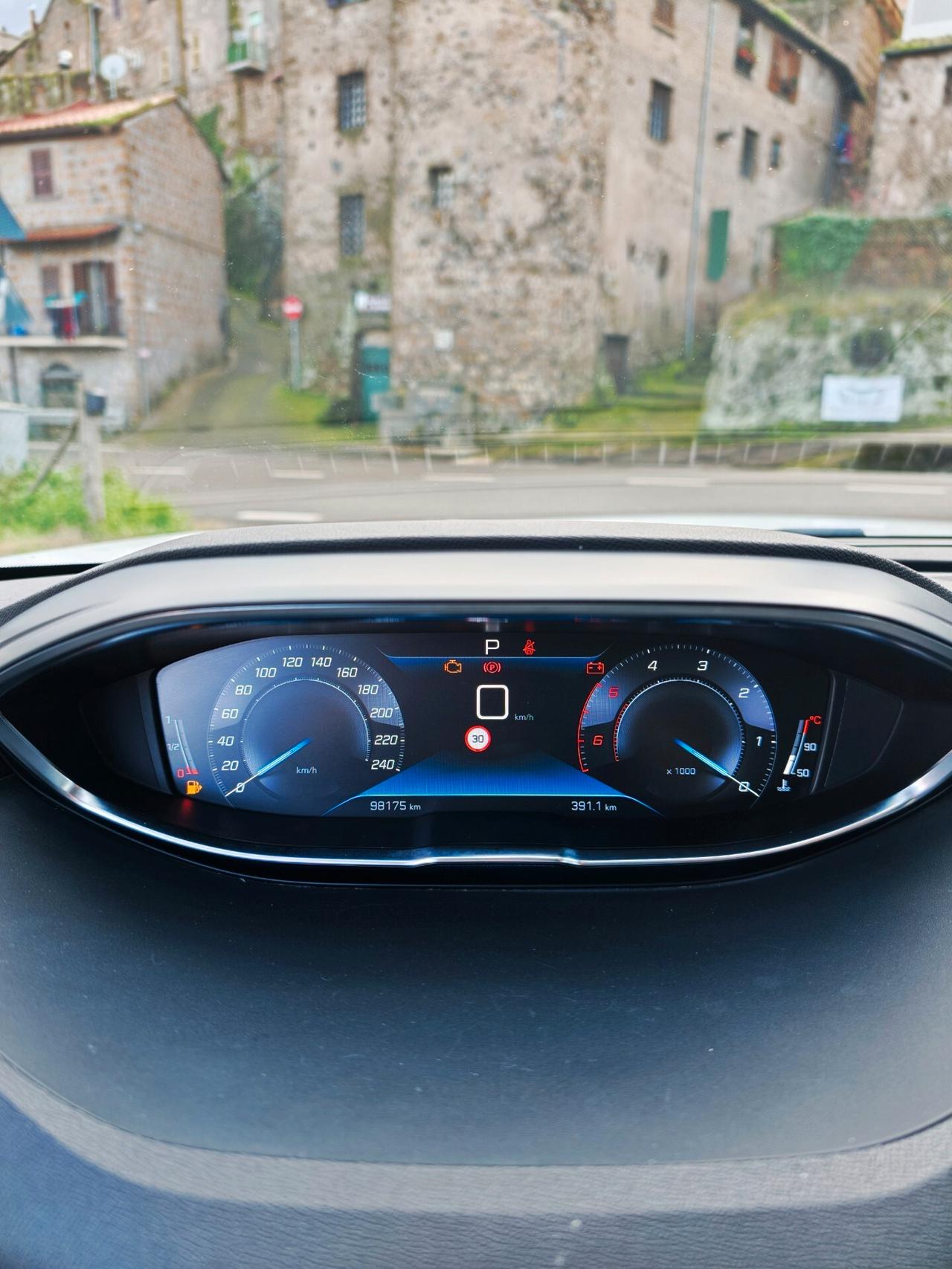 Peugeot 3008 130cv EAT8 Business