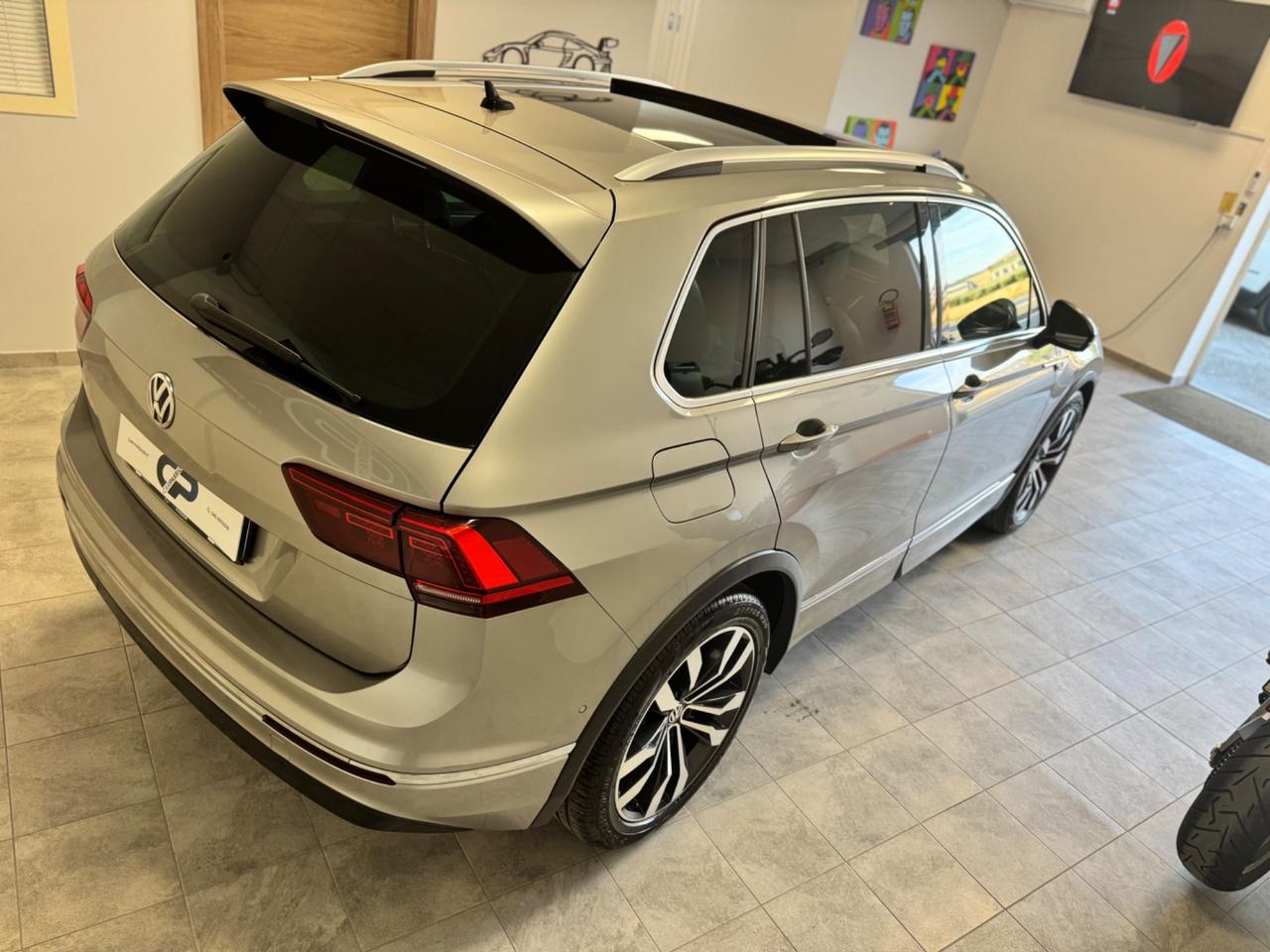 Volkswagen Tiguan R line 2.0 TDI SCR DSG BlueMotion Technology Tetto panoramico