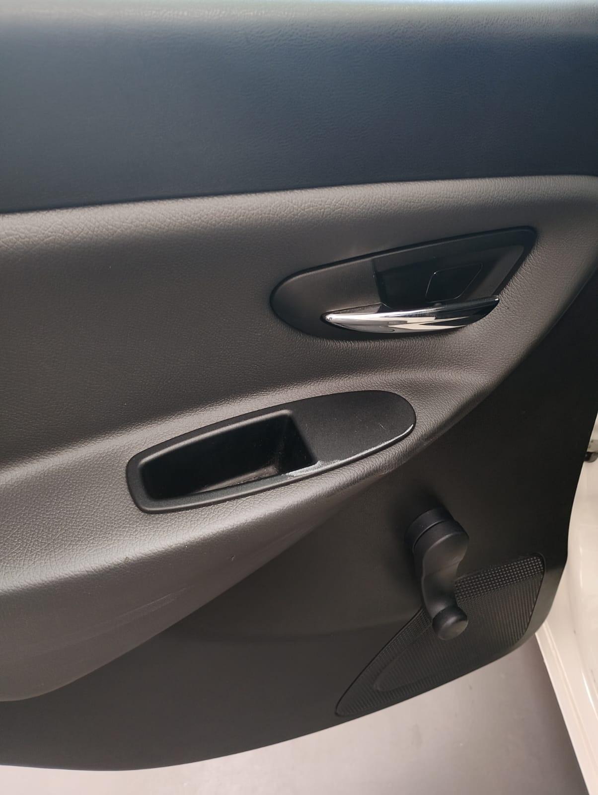 Lancia Ypsilon 1.2 69 CV Unyca