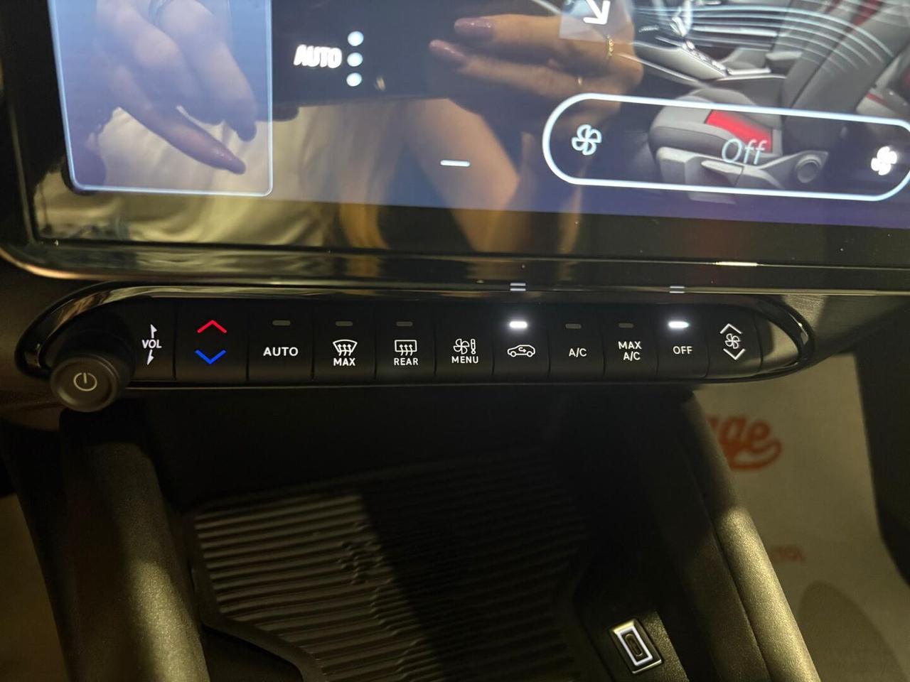 Alfa Romeo Junior 1.2 ibrida Speciale 136cv edct6