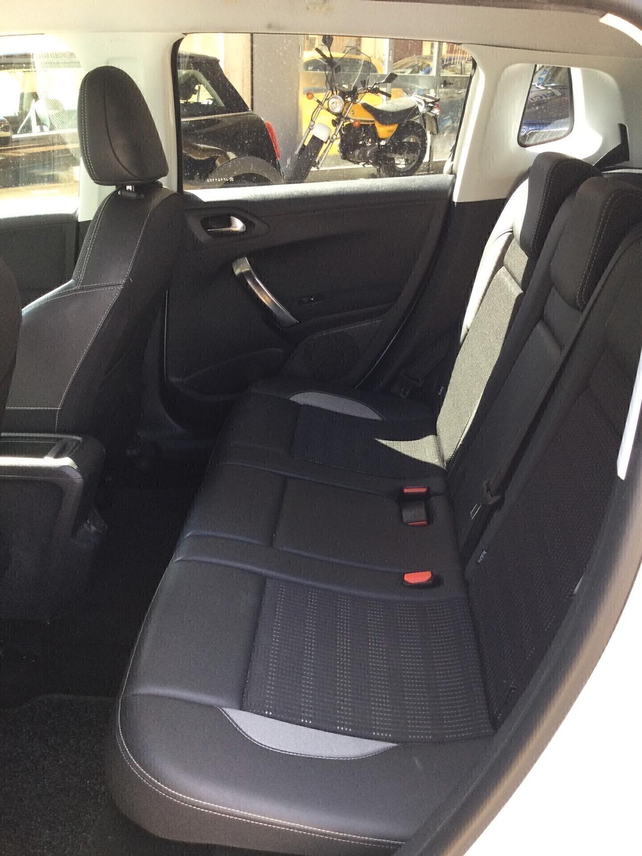 Peugeot 2008 BlueHDi 100 S&S Allure