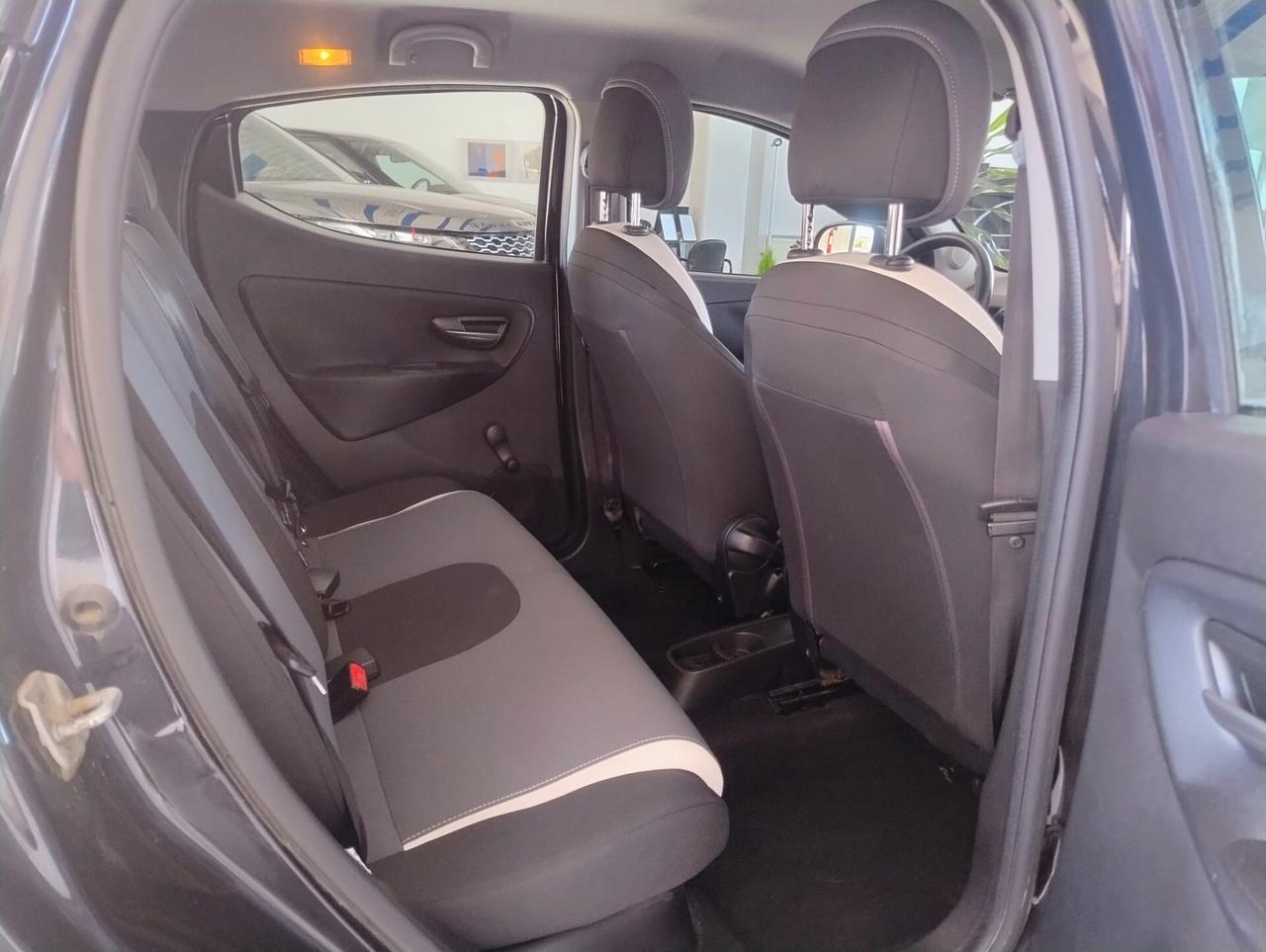 Lancia Ypsilon 1.2 69 CV 5 porte Elefantino