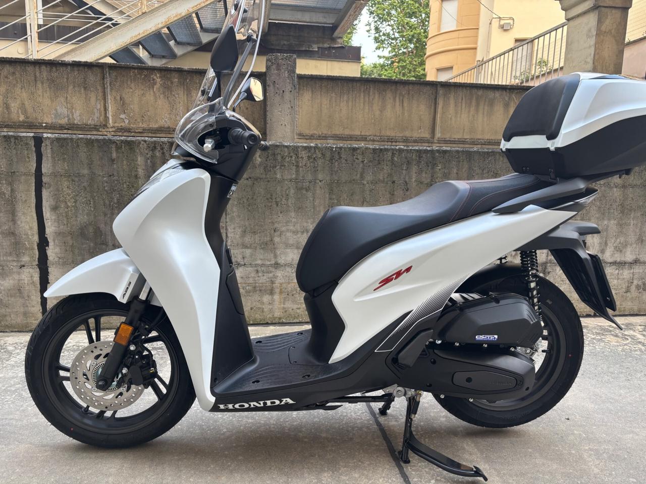 Honda SH 125 Sport Matt Pearl Cool White