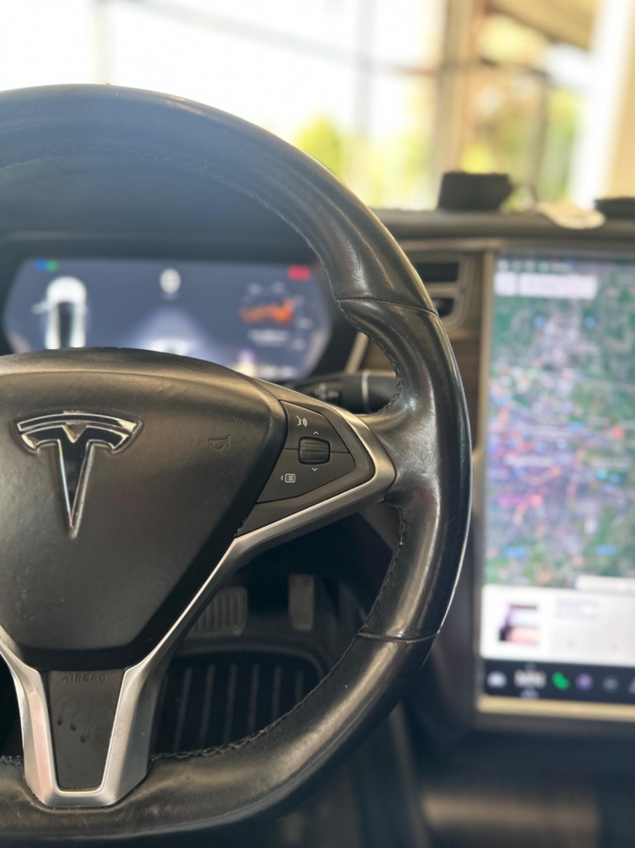 Tesla Model S 85kWh Dual Motor ricariche gratuite