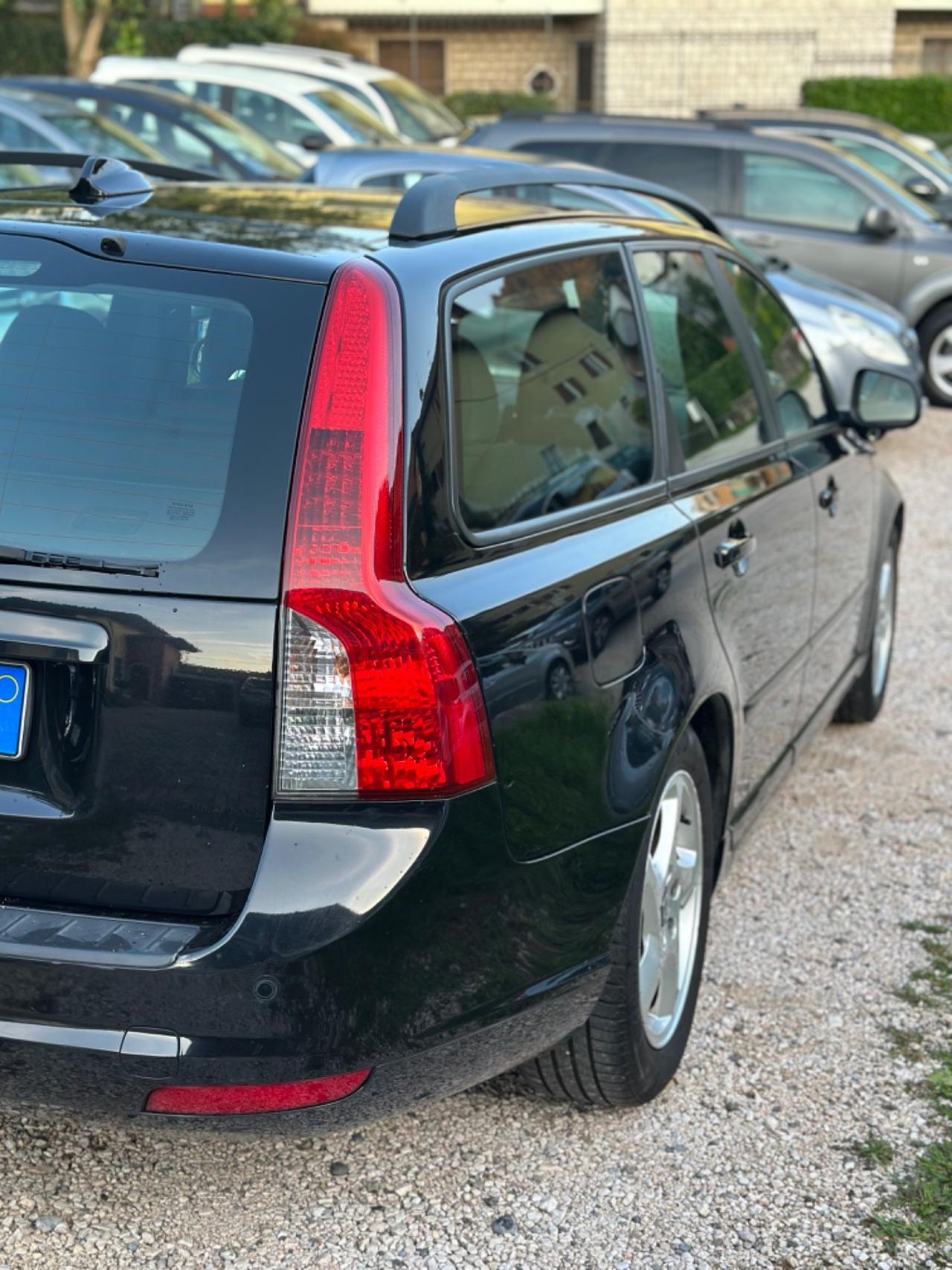 Volvo V50 D2 POLAR UNICOPR KMCERT