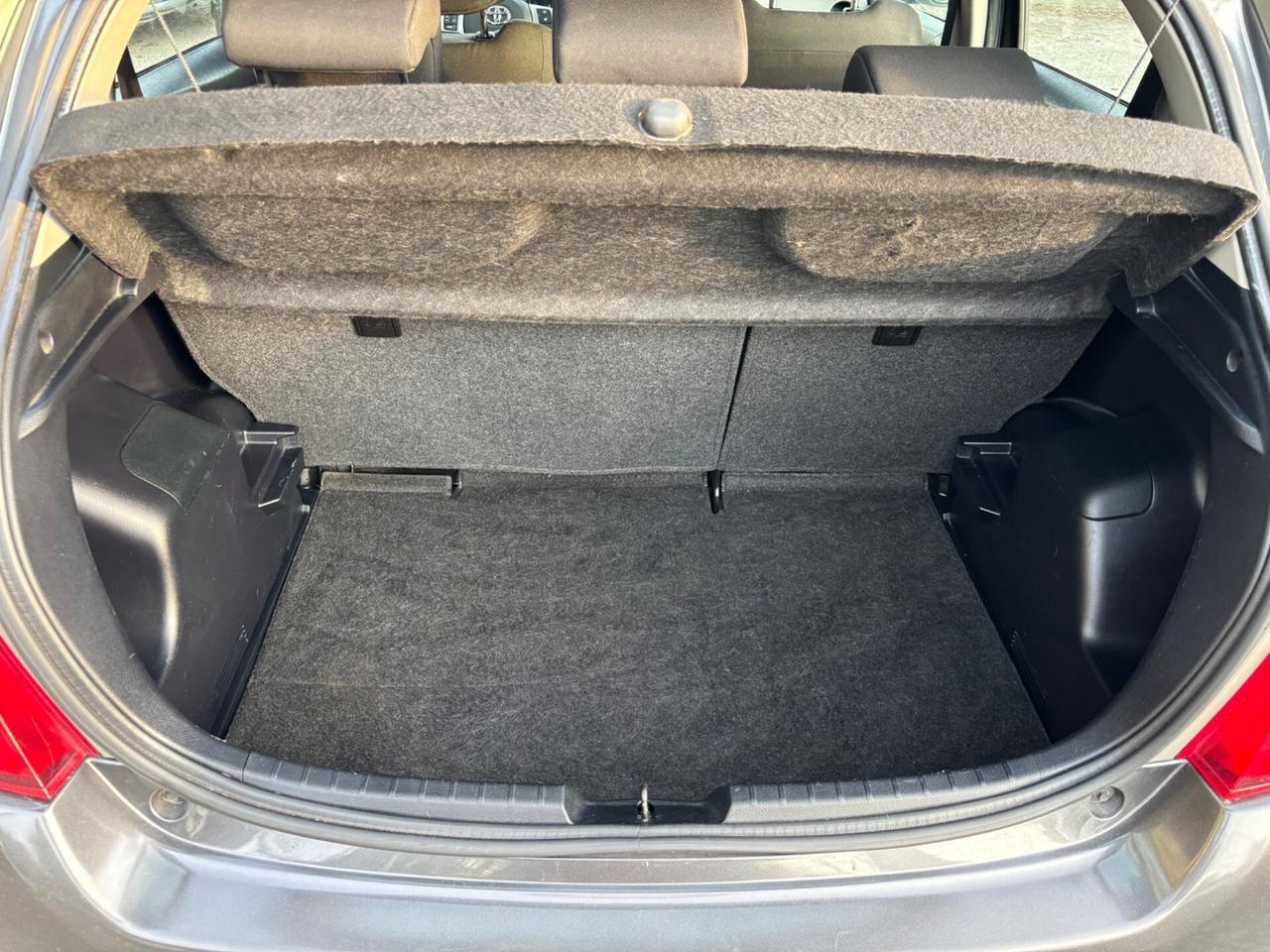 Toyota Yaris 1.3 5 porte Lounge AUTOMATICA