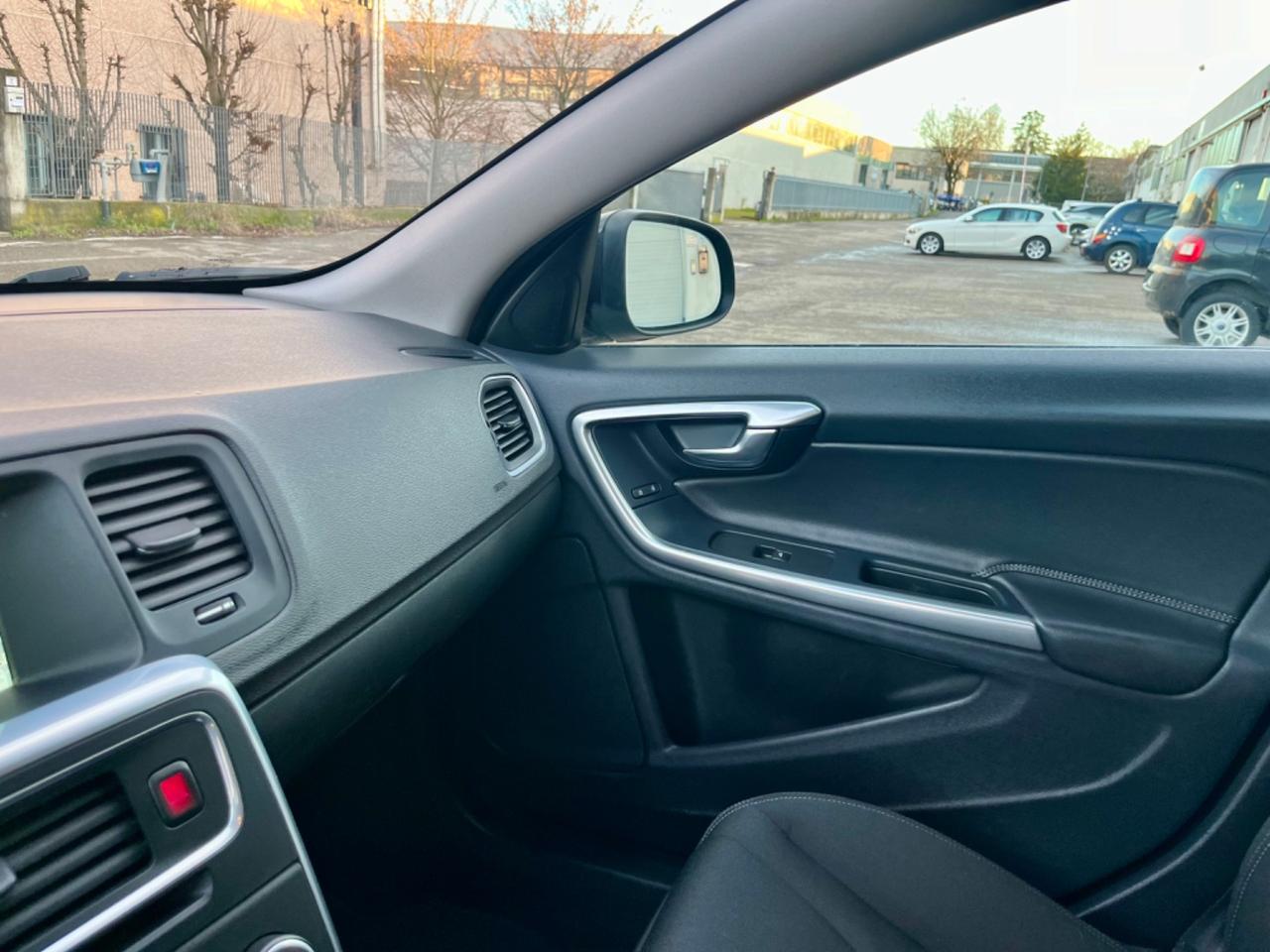 Volvo V60 2.0d 120cv 2016 127.000km euro6 perfetta