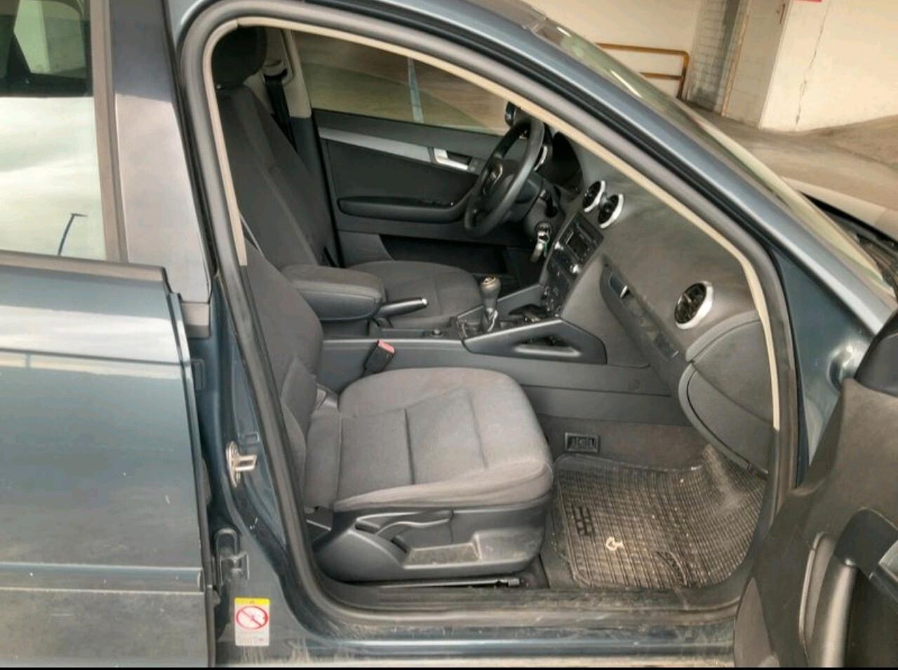 Audi A3 1.6 TDI 90cv unico proprietario ,passagio incluso . .