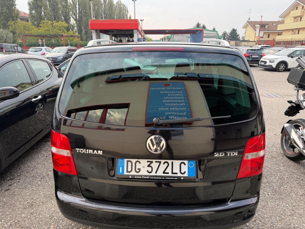 VW Touran 2.0 TDI 5-POSTI 6-MRCE FAMIGLIARE