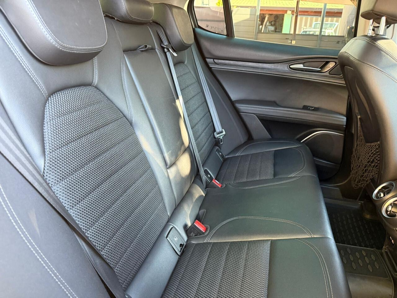 Alfa Romeo Stelvio 2.2 TD 180CV AT8 Q4 Business