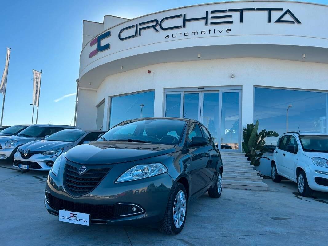 Lancia Ypsilon 1.2 8v Silver c clima 69cv