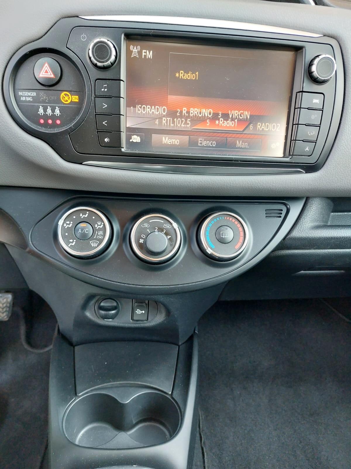 Toyota Yaris 1.4 D-4D 5 porte Lounge STUPENDA OK NEOPATENTATI