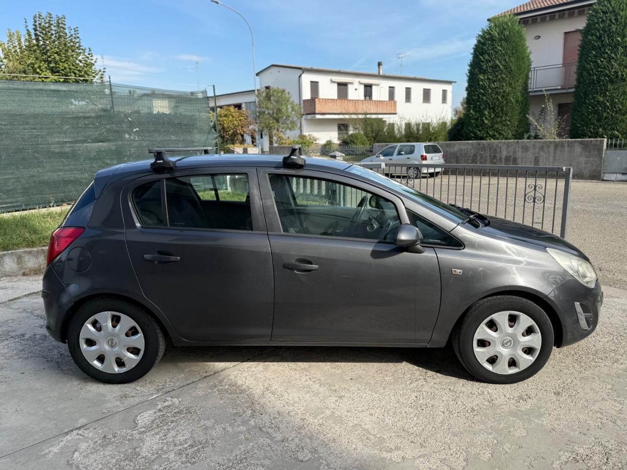 Opel Corsa 1.2 BENZINA POCHI KM 2011 NEOPATENTATI