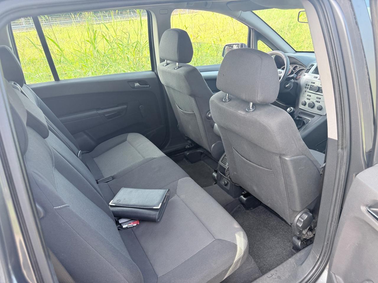 Opel Zafira 1.6 16V VVT Cosmo