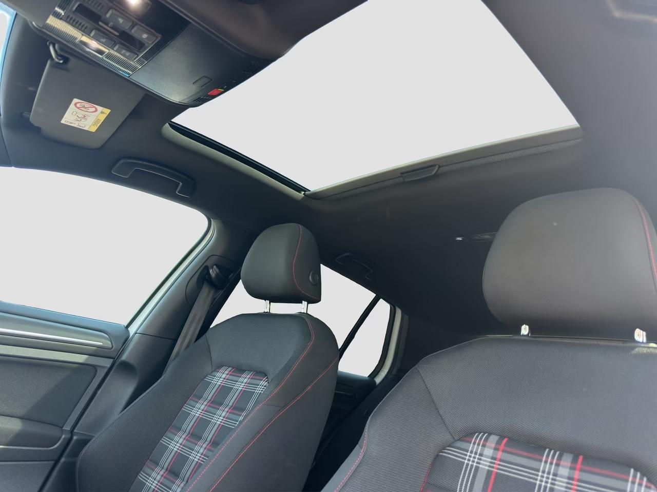 Volkswagen Golf GTI 2.0 TSI BlackStyle