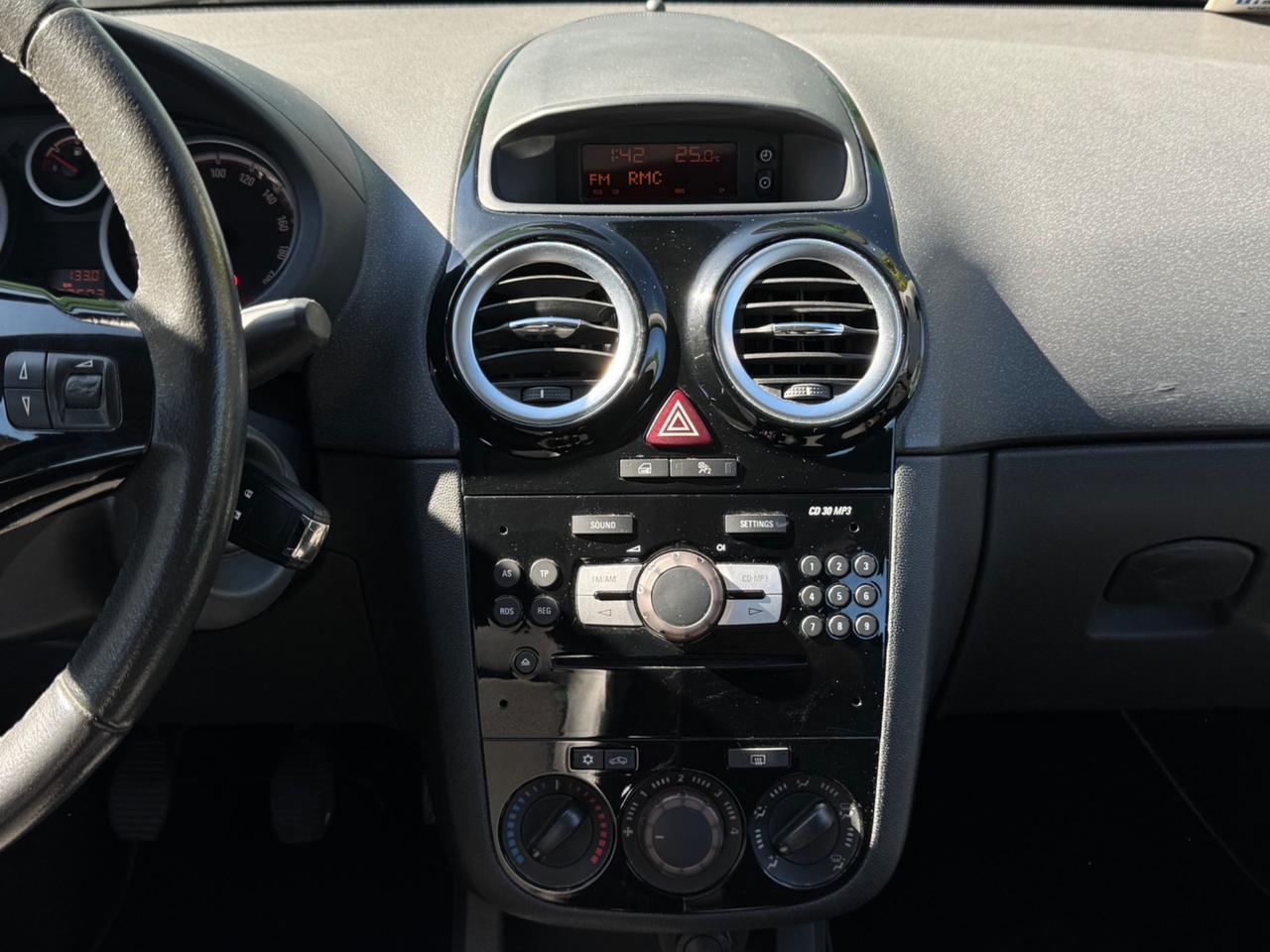 Opel Corsa 1.2 5 porte Cosmo