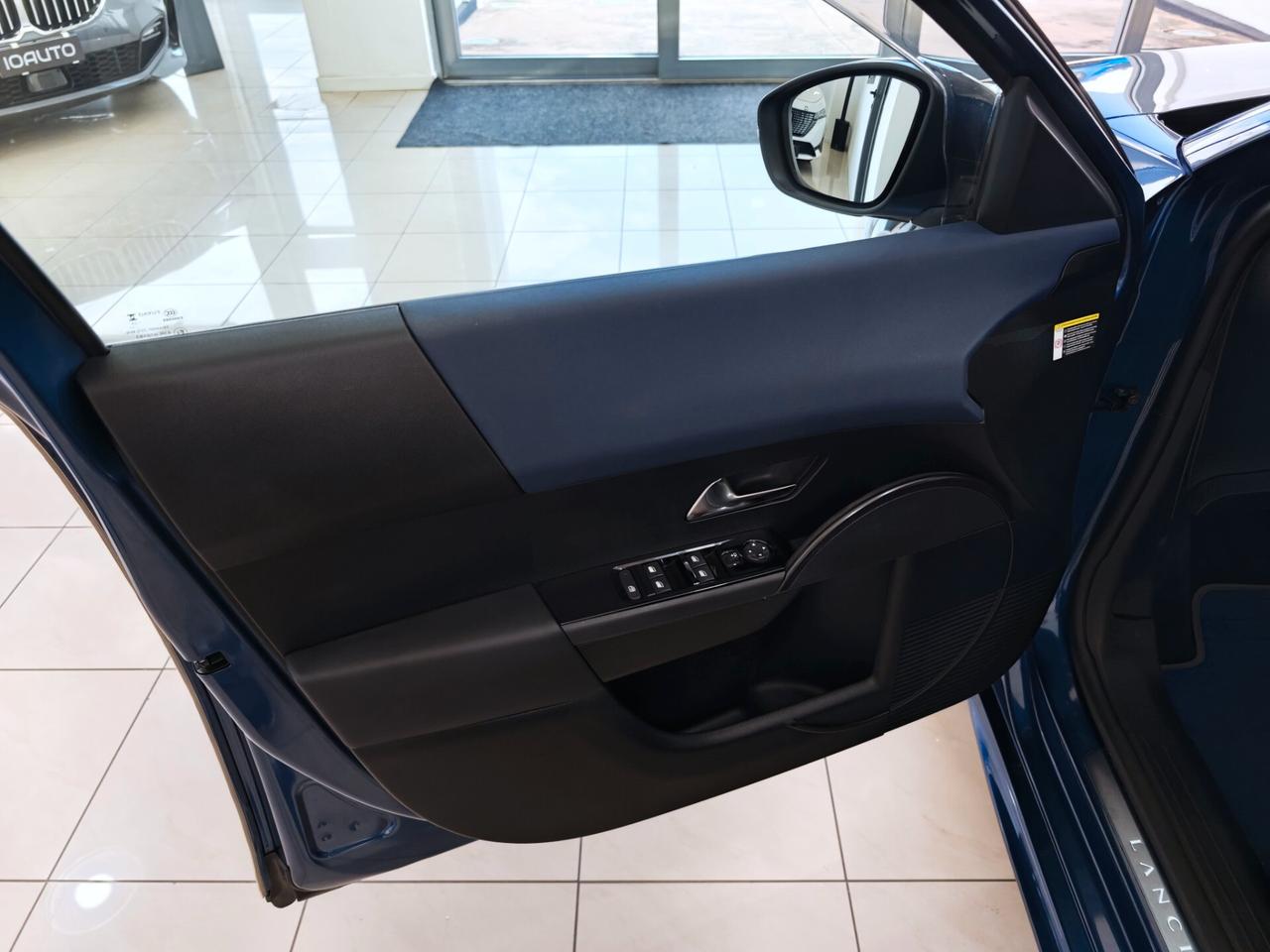 Lancia Ypsilon 1.2 Hybrid e-DCT Cassina 101cv 2025