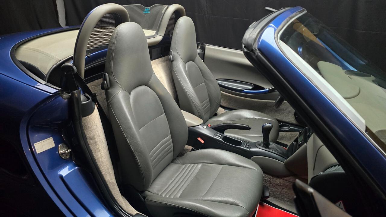 Porsche Boxster 2.5i 24V cat
