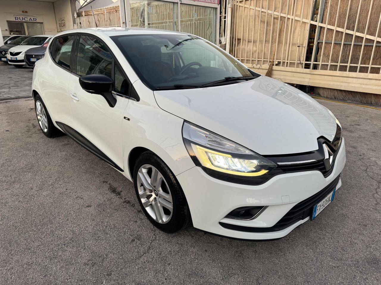 N1 Renault Clio1.5 DCI FARI FULL LED 2019