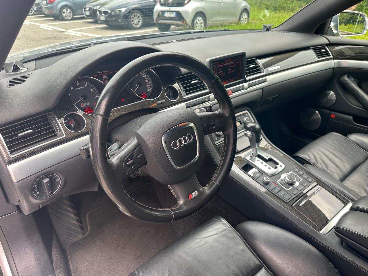 Audi A8 S8 5.2 V10 quattro tiptronic