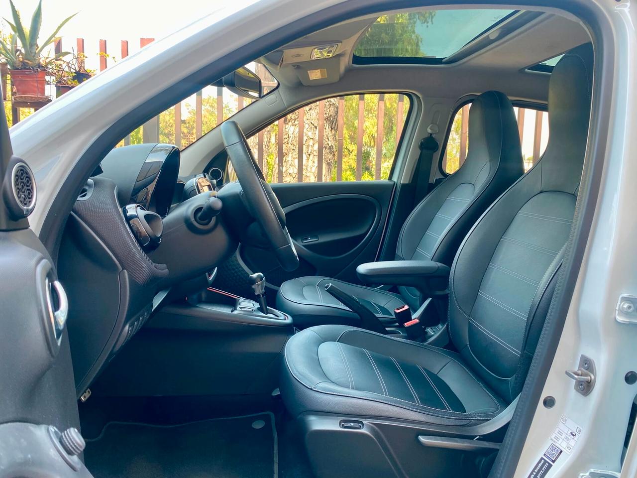 smart forFour EQ edition one, Brabus STYLE CAMERA, FULL LED