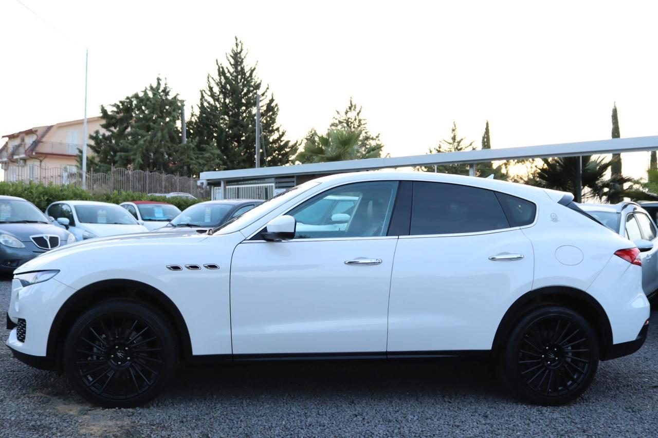 Maserati Levante V6 Diesel 275 CV AWD TETTUCCIO APRIBILE