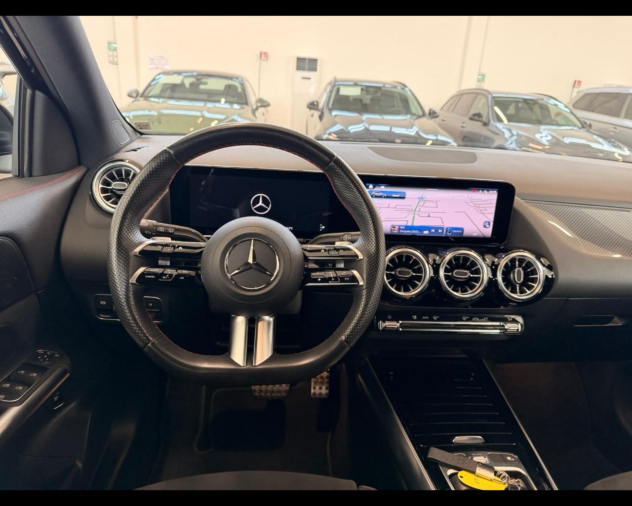 Mercedes-Benz GLA (H247) - GLA 200 d Automatic 4Matic AMG Line Premium