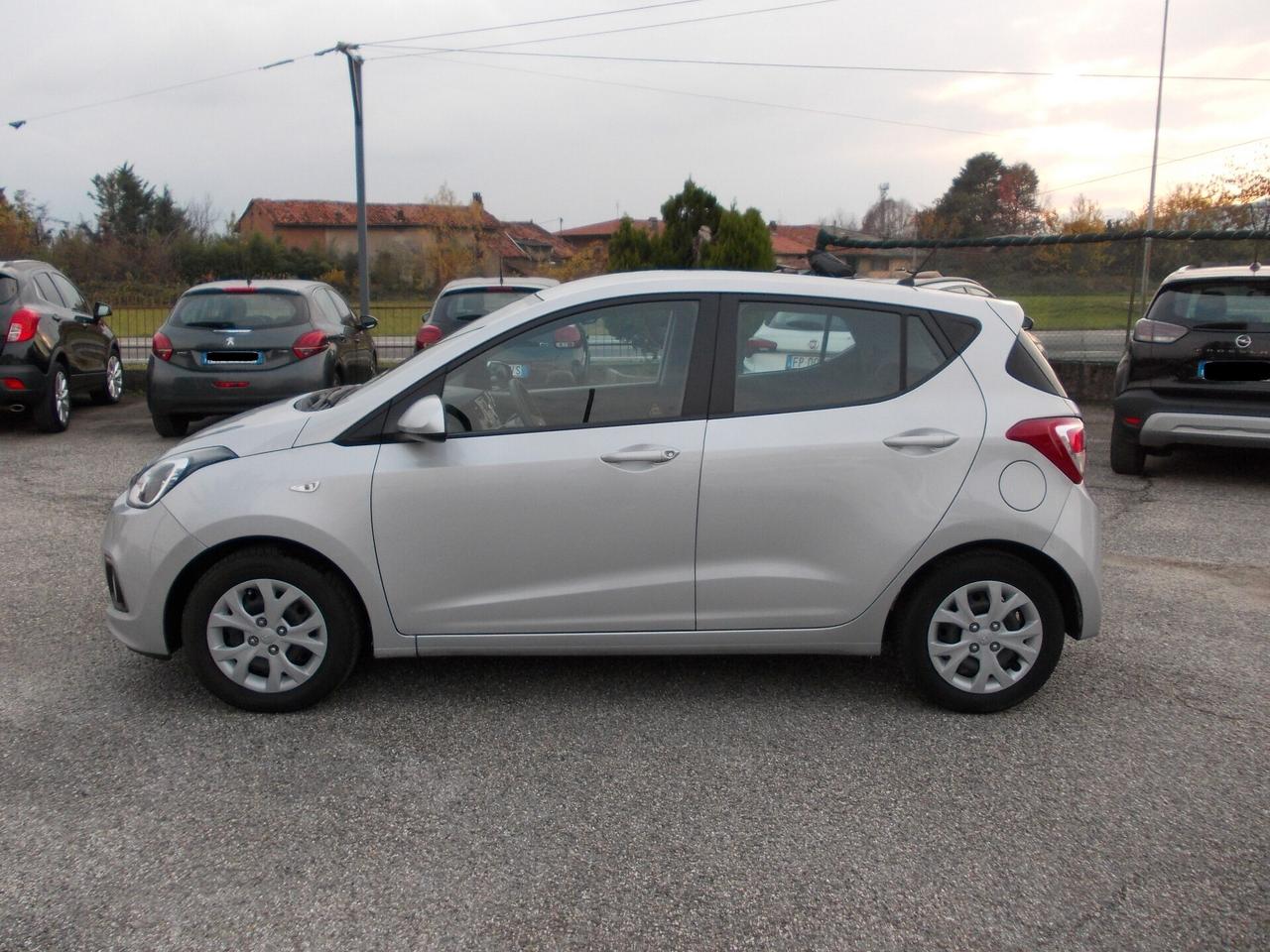 Hyundai i10 1.0 MPI Sound Edition KM 55658 si neopatentati