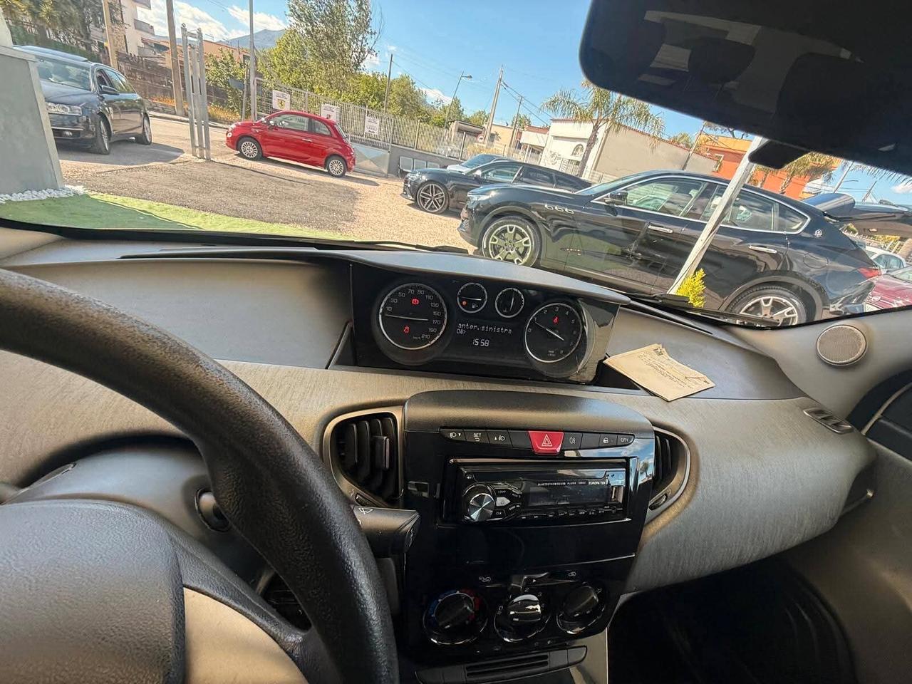 Lancia Ypsilon 1.2 69 CV 5 porte S&S Platinum