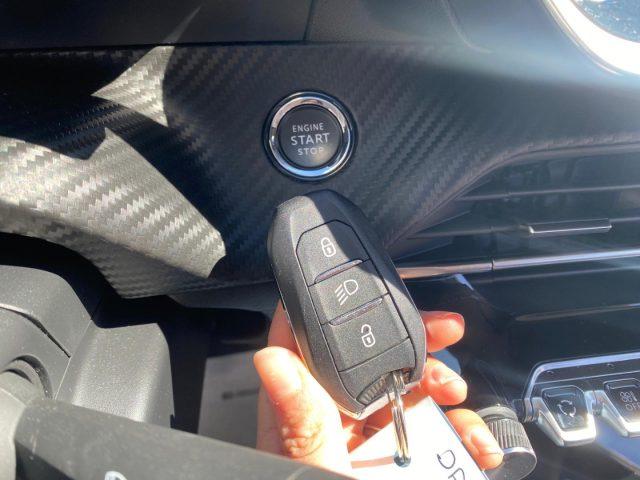 PEUGEOT 2008 130CV Allure Pack UNICO PROPRIETARIO GOMME NUOVE