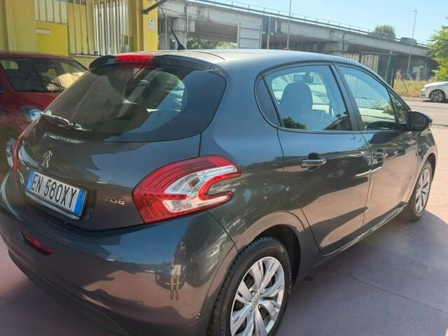 Peugeot 208 1.4 HDi 68 CV 5 porte Allure