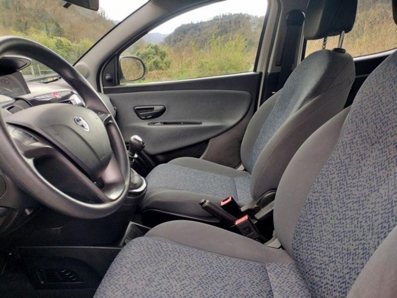 Lancia Ypsilon 1.0 FireFly 5 porte S&S Hybrid Silver