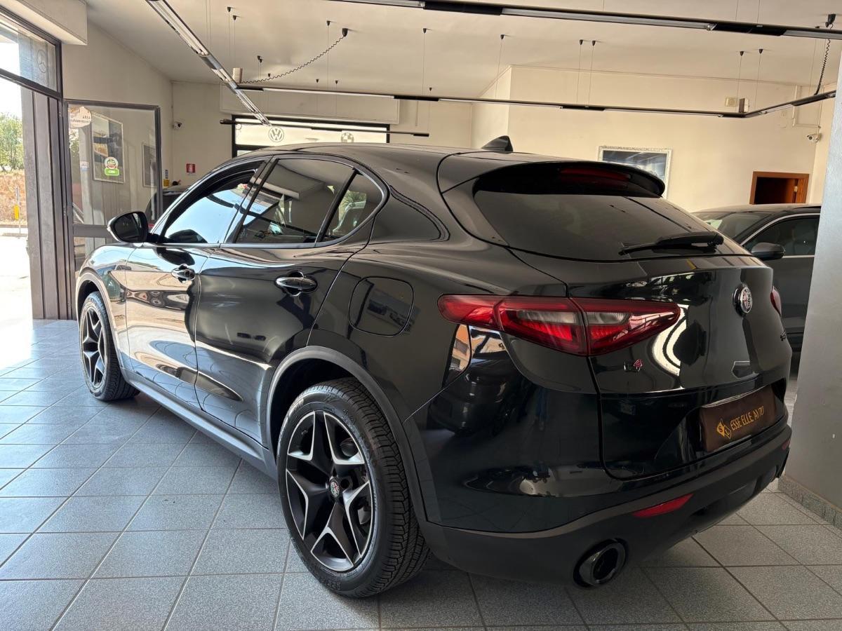 ALFA ROMEO STELVIO 2.2 T.diesel 190 CV AT8 Q4 Exec. UNICO PROPRIETARIO/ NAVIGATORE/ PORTELLONE ELETTRICO