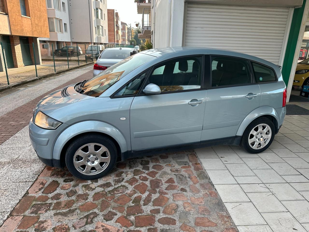 Audi A2 1.6 (12 RATE)