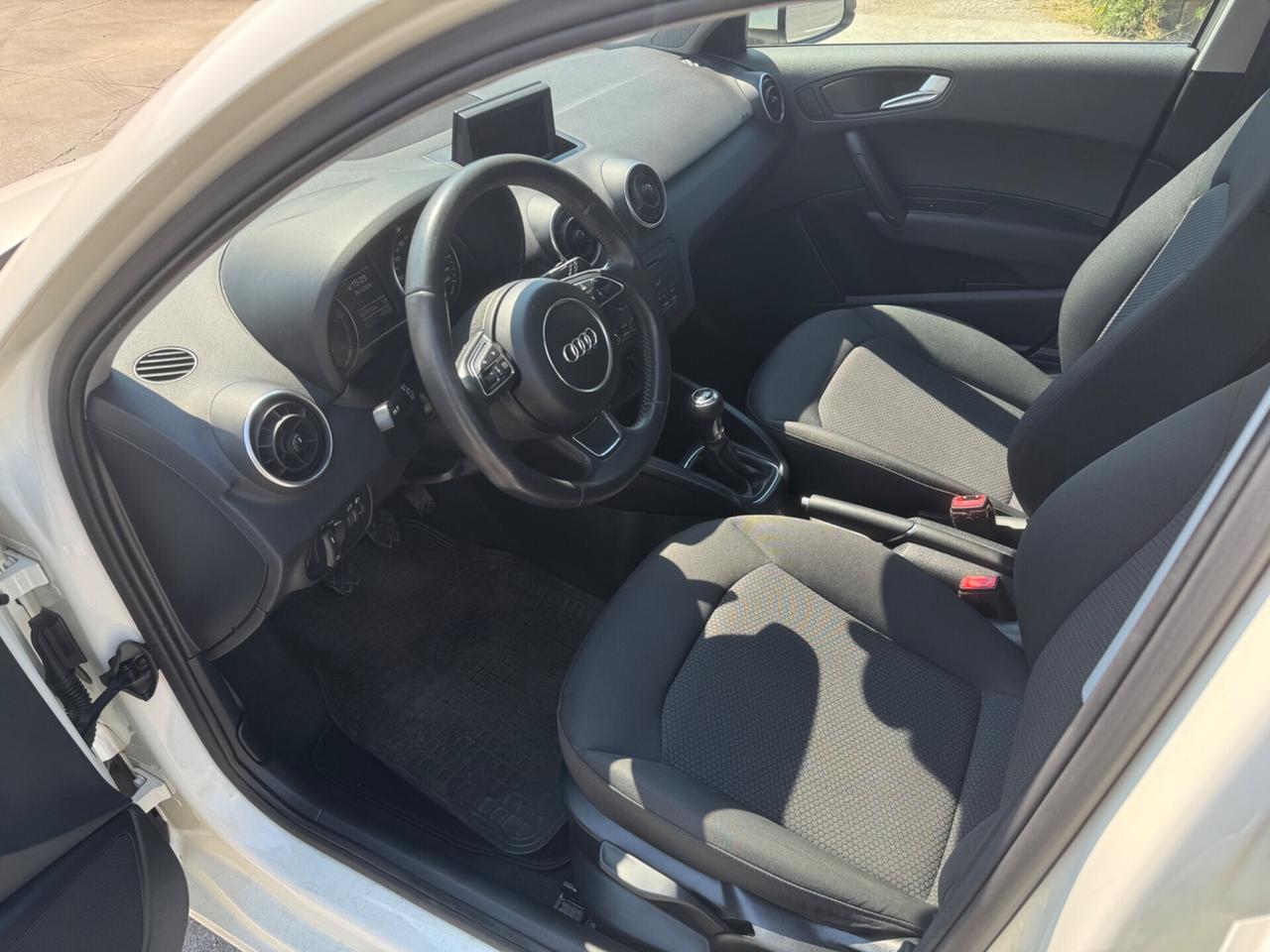 Audi A1 1.6 TDI 90CV MANUALE NEOPATENTATI