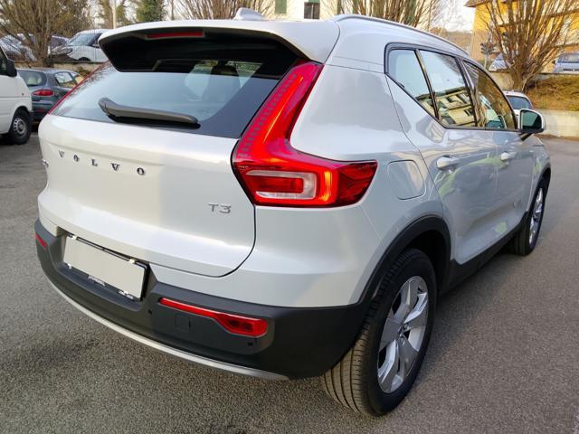 VOLVO XC40 T3 Geartronic Momentum