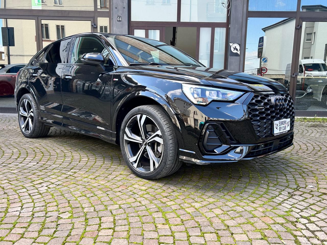 Audi Q3 40 TFSI quattro S tronic S line edition