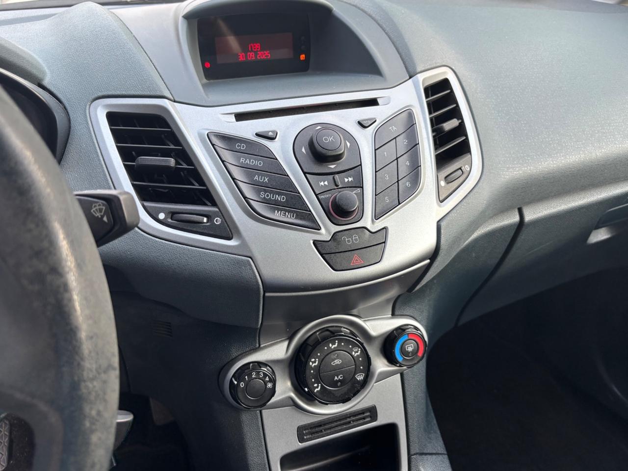 Ford Fiesta 1.4 5 porte GPL Titanium OK Neopatentati