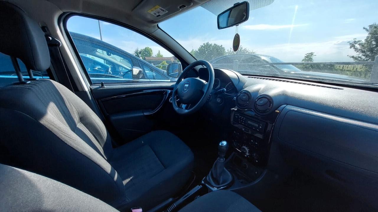 Dacia Duster 1.5 Diesel Neopatentati con gancio di traino