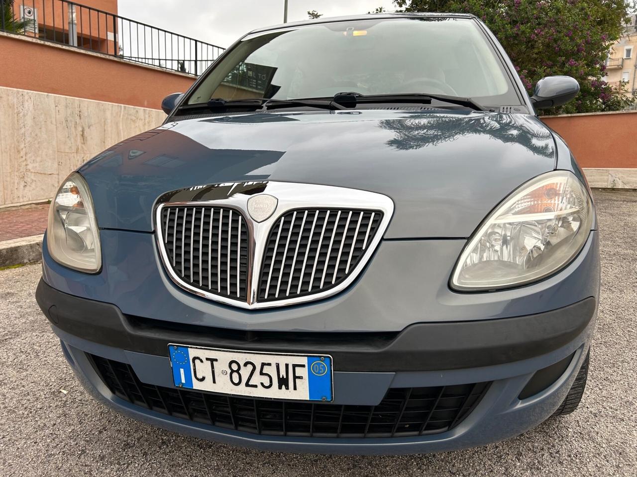 Lancia Ypsilon 1.2 benz. Ideale per neopatentati