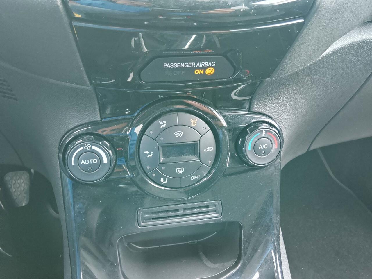 Ford Fiesta GPL Titanium EURO 6