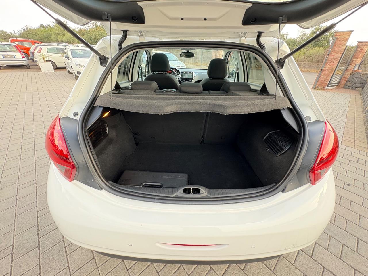 Peugeot 208 PureTech 82 5 porte Allure