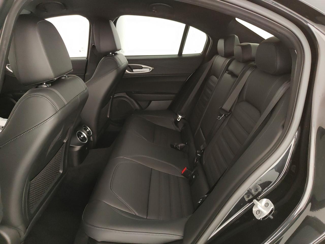 Alfa Romeo Giulia 2.2 Turbodiesel 210 CV AT8 AWD Q4 Veloce