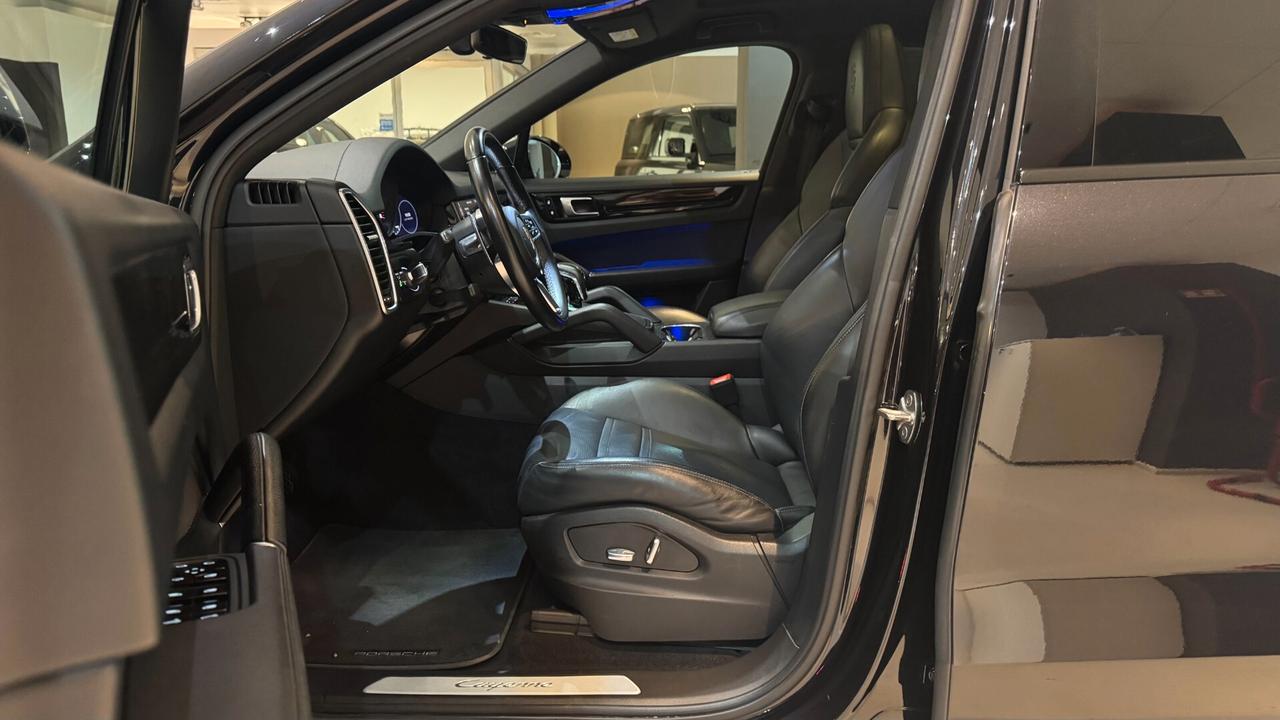 PORSCHE CAYENNE 3.0 BENZINA 340CV - 2021